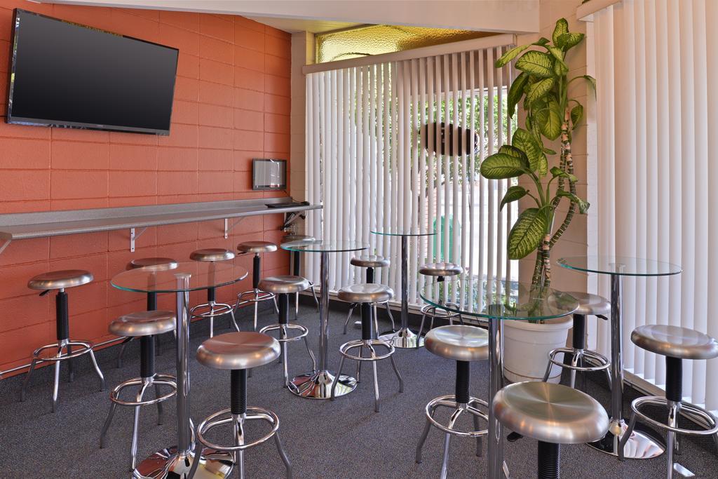 Maverick Motel - Modern Renovated Motel Klamath Falls Exterior foto